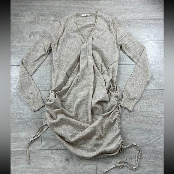 JNBY Cream V-neck Cinched Side Wool Sweater - Picture 1 of 12